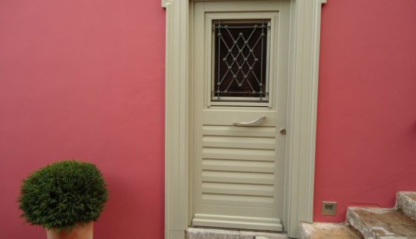 ERETRIA Front door